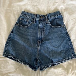 Levi’s High Loose Shorts